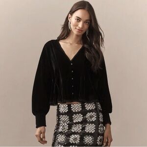 By Anthropologie Swing Velvet
Peasant Top NEW